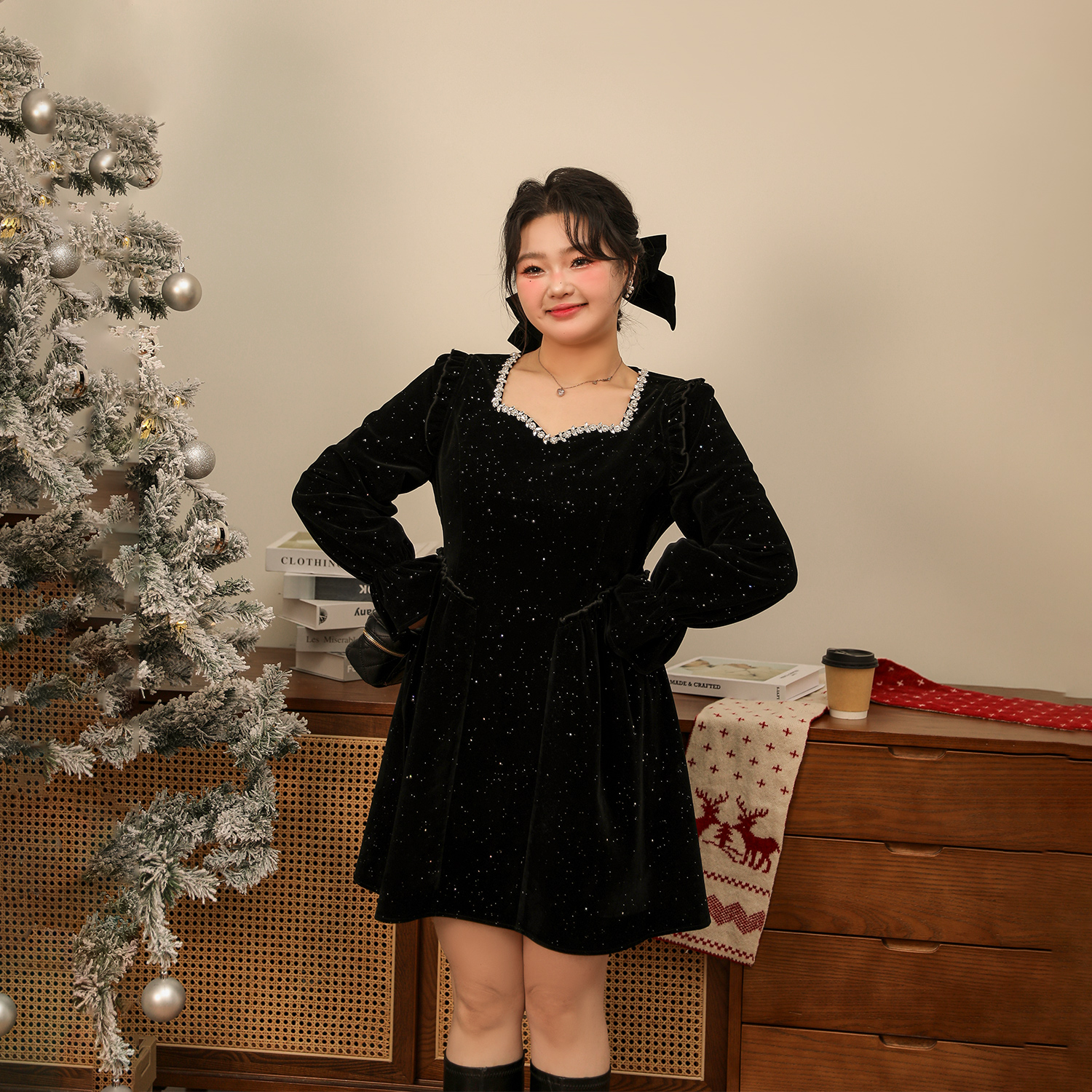 DM100小香风黑色丝绒钻链连衣裙