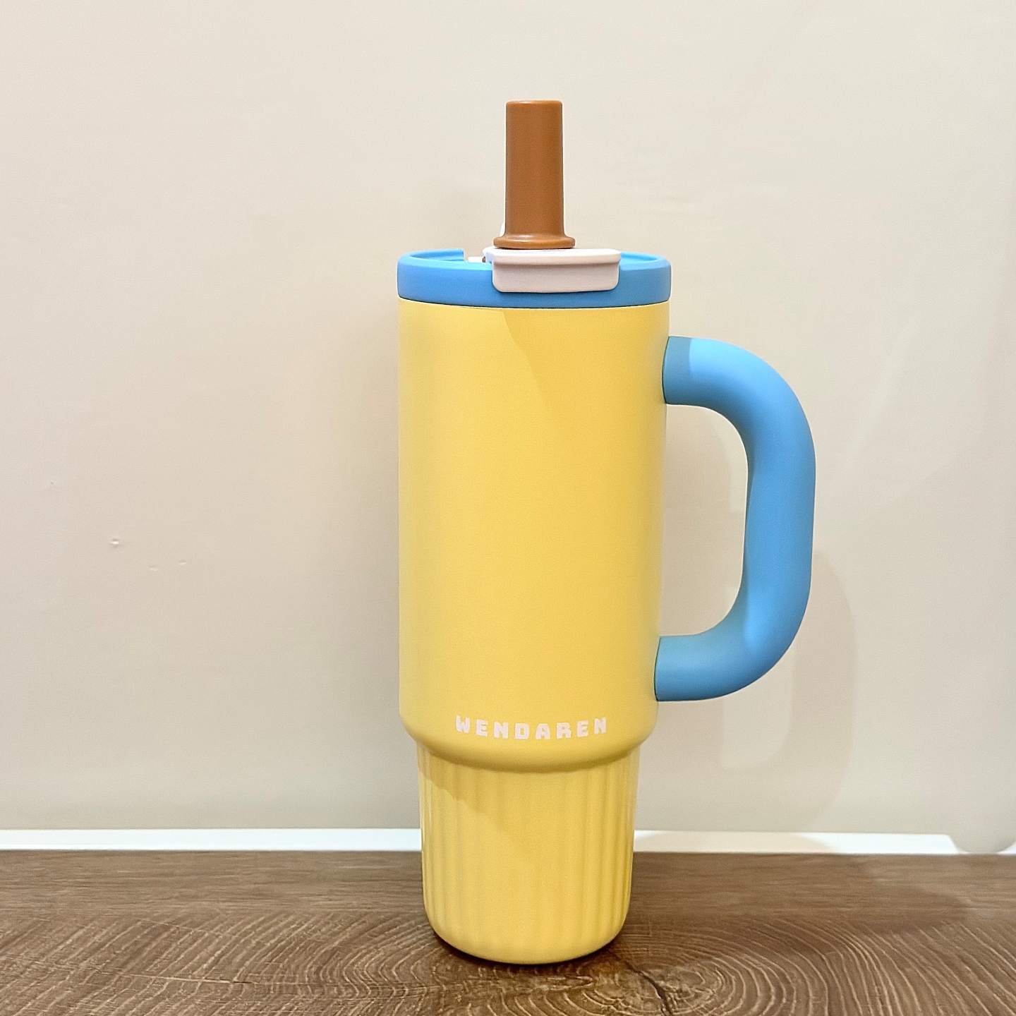 巨无霸大容量保温杯女生高颜值