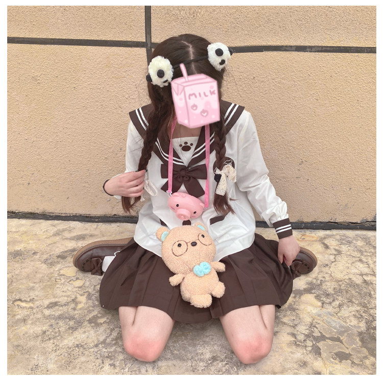 JK裙子牛奶幼稚园少女分开拍