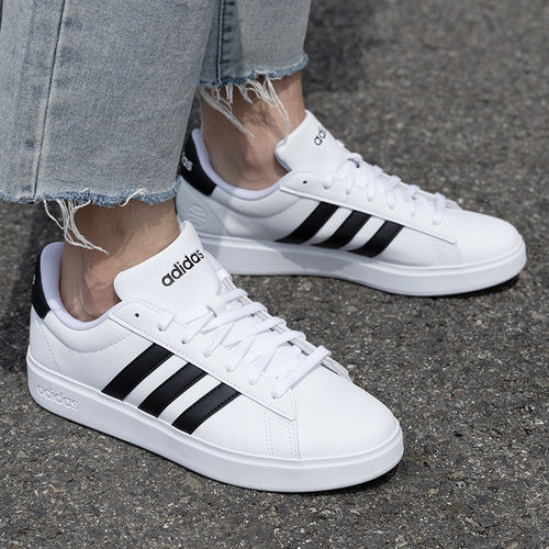 Adidas皮面小白鞋男鞋20