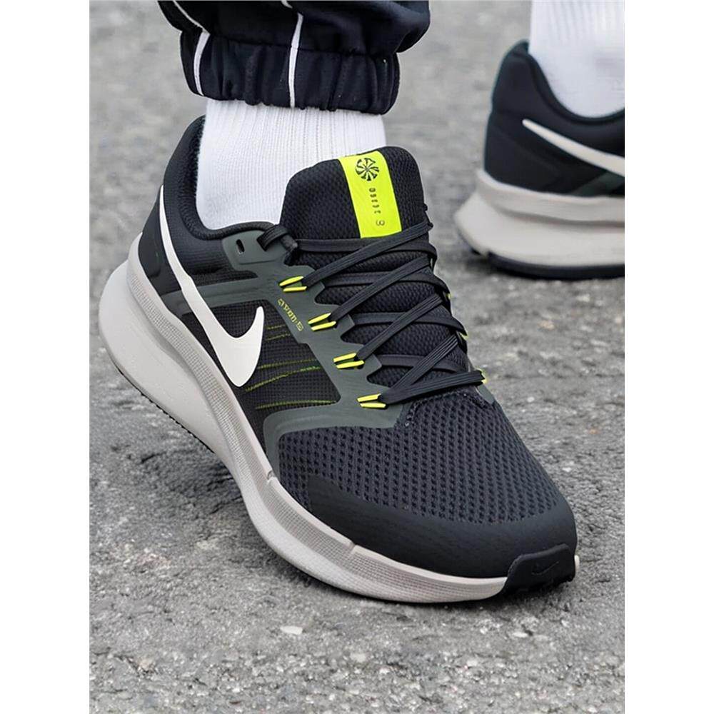 Nike耐克男鞋跑鞋轻便运