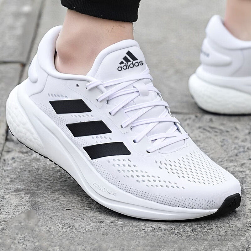 阿迪达斯跑步鞋男鞋夏季新款透气缓震BOOST轻便白色慢跑运动鞋男