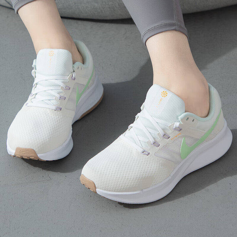 NIKE耐克女鞋夏季缓震运