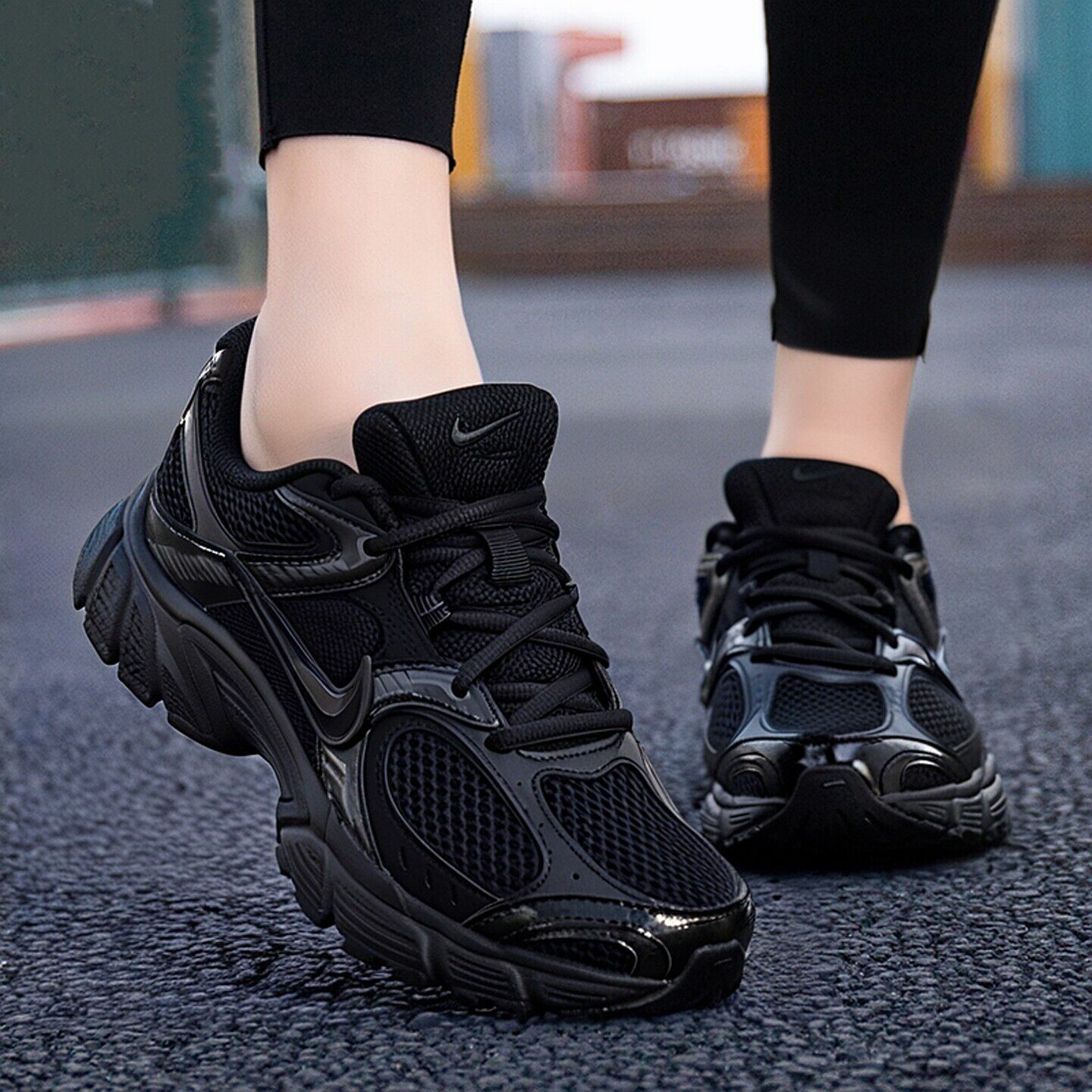 Nike黑色厚底老爹鞋女鞋
