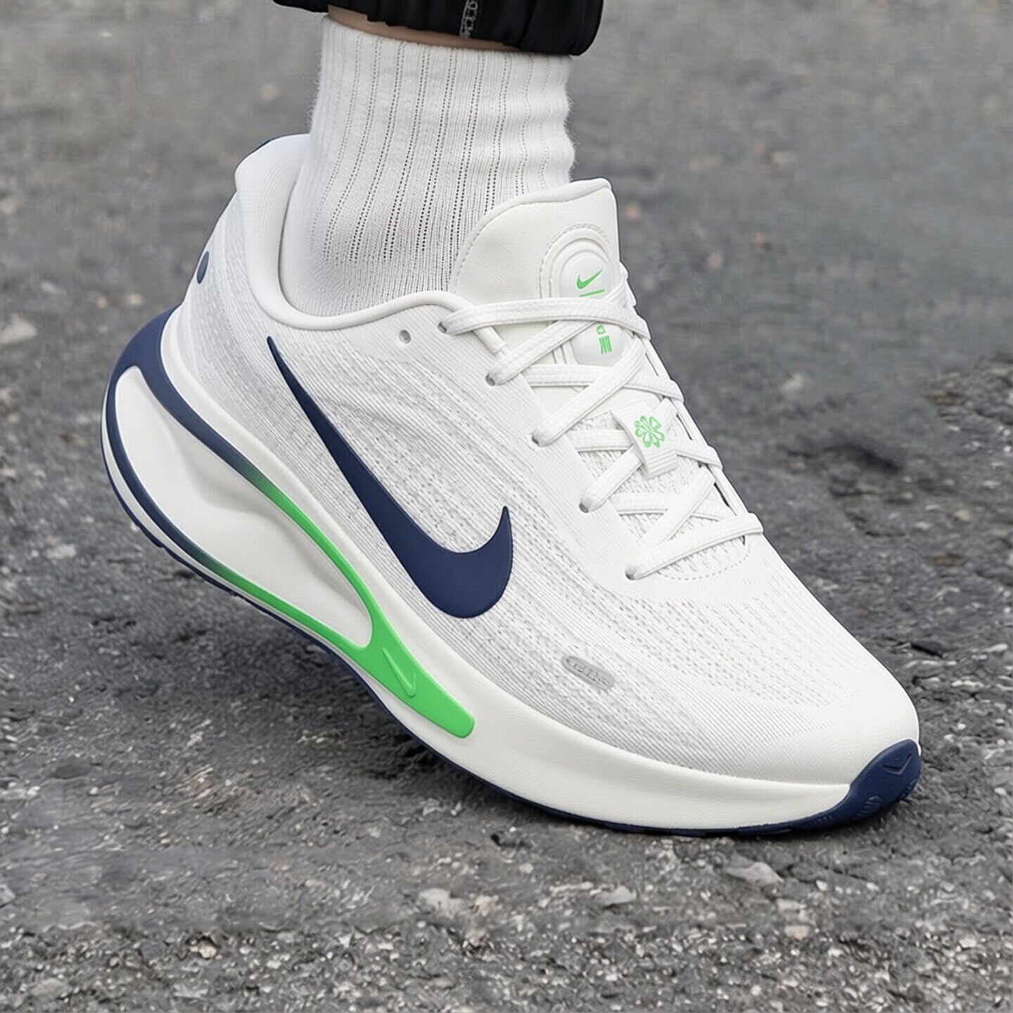 Nike耐克鞋子轻便厚底跑步鞋透气网面运动鞋新款健身男鞋休闲潮鞋