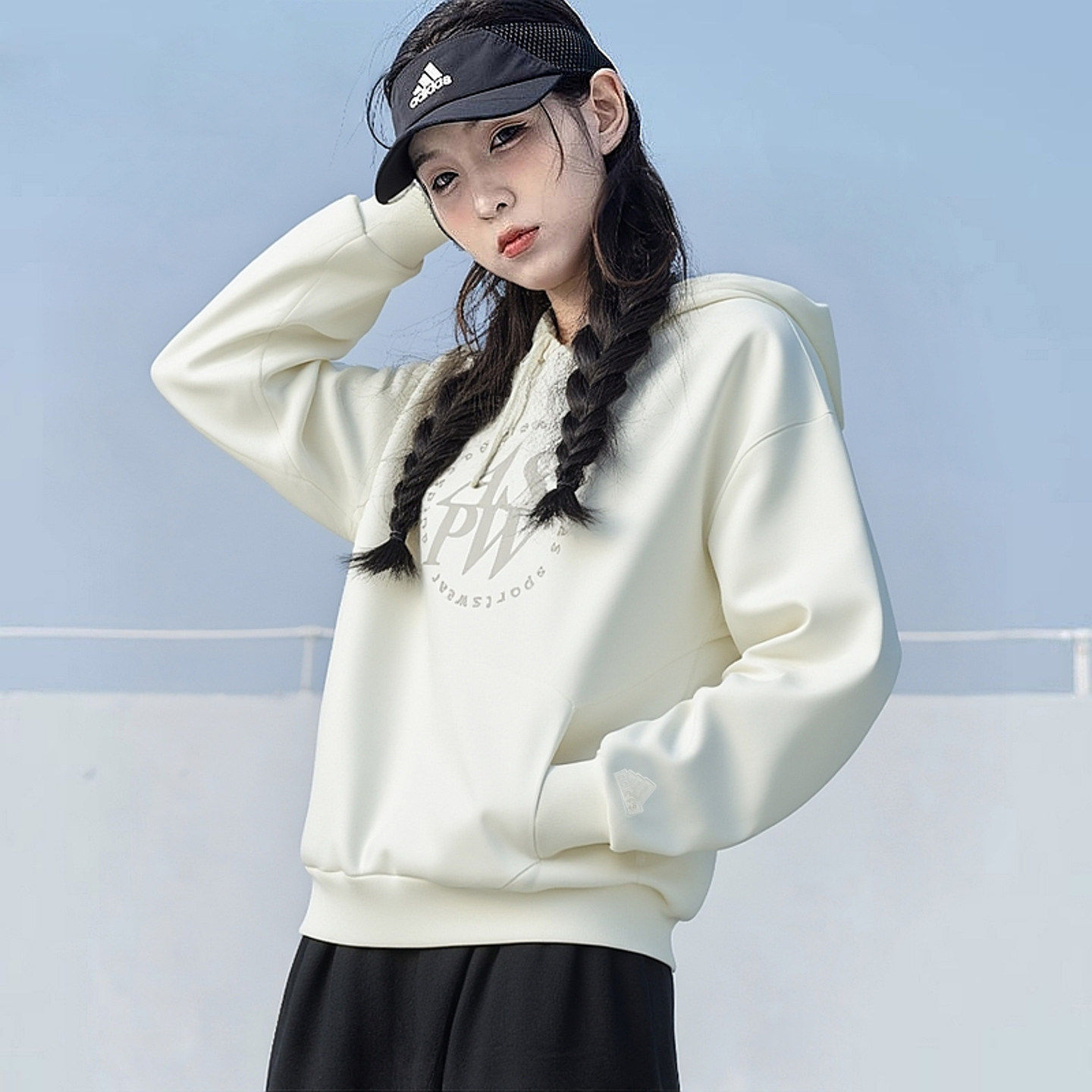 阿迪达斯卫衣女秋季新款白色运动服字母宽松简约上衣套头衫外套