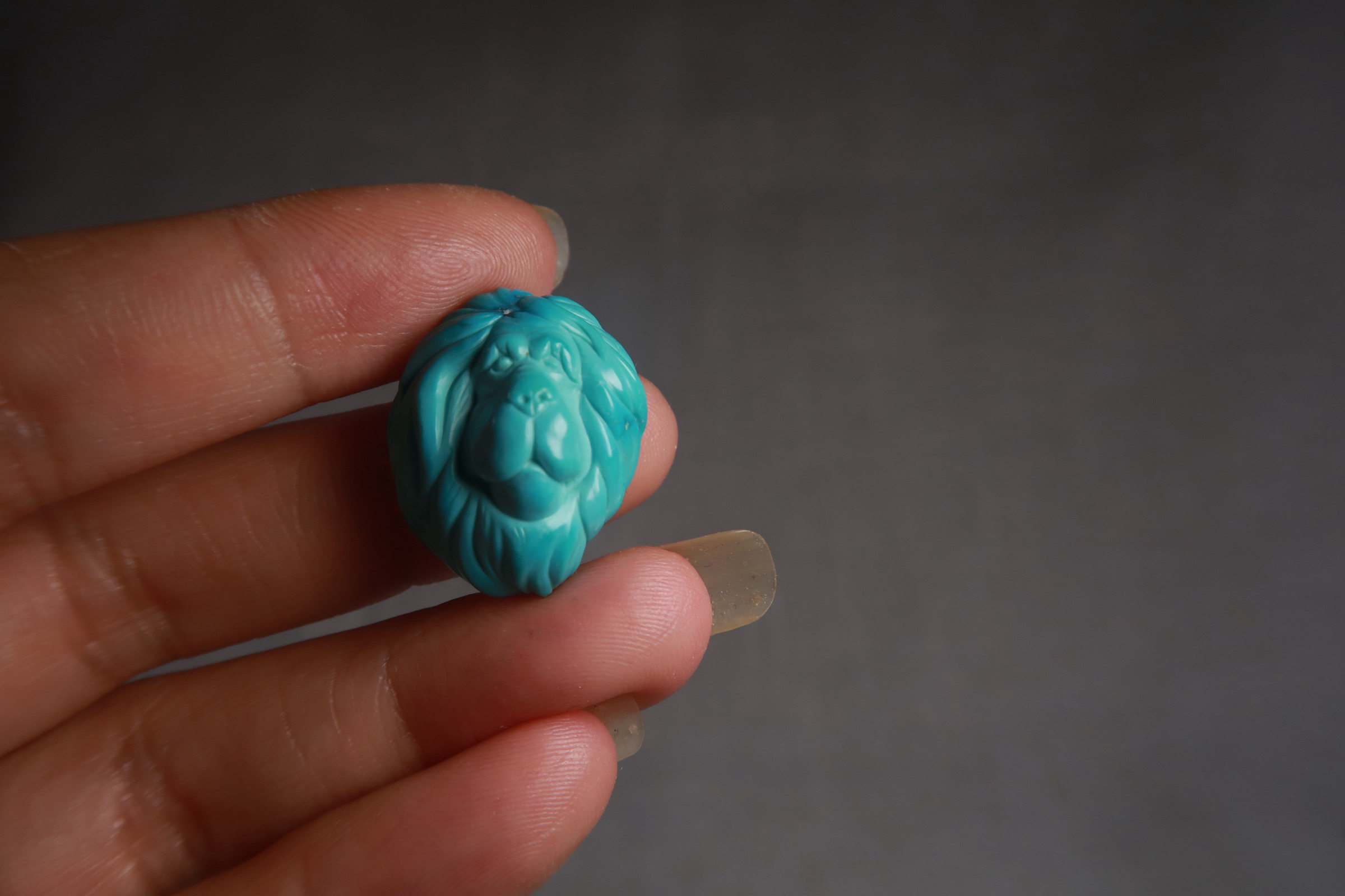 原矿绿松石雄狮雕刻吊坠手工狮子头隔珠 文玩手串顶珠配饰
