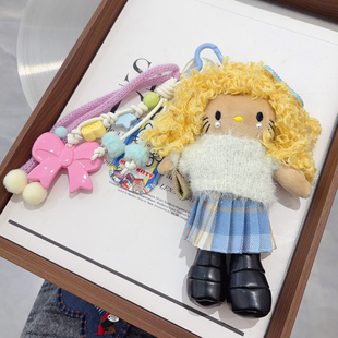 原创黄色卷发长腿KT包包挂件白色毛衣蓝色格子裙手工编织饰品挂饰