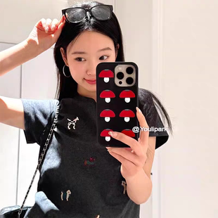 时髦少女红蘑菇亚克力黑边磁吸适用于苹果iPhone16promax1312pro小米1415Pro华为mate60p70三星S23防摔手机壳