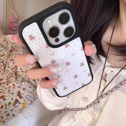 蝴蝶结小熊亚克力黑边亮面磨砂适用苹果16手机壳iPhone15ProMax14Pro1312mini78x保护套11XsMax防摔ins风玻