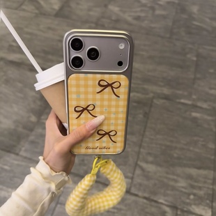 ins风可爱黄格蝴蝶结电镀银磁吸适用苹果iPhone17promax手机壳1615pro小米1415Pro华为mate60p70三星S23防摔