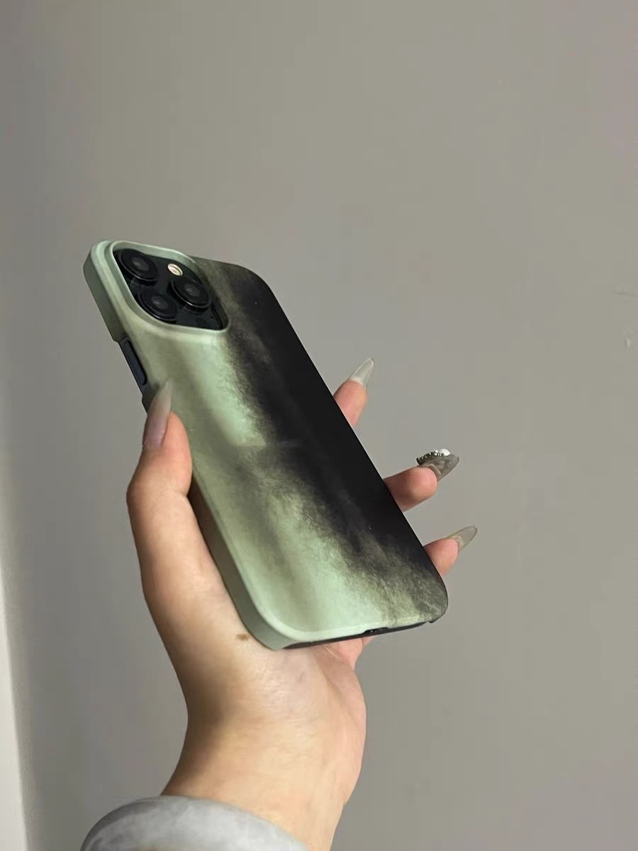 原创个性渐变晕染创意潮菲林壳iPhone15/15pro苹果硬壳13/12手机保护壳11promax磨砂亮面全包半包式XR简约XXS