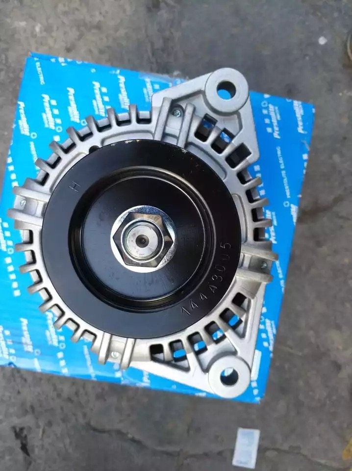 供应适用于AVi136A101 AVi144A3005 K6100-3701100-007发电机