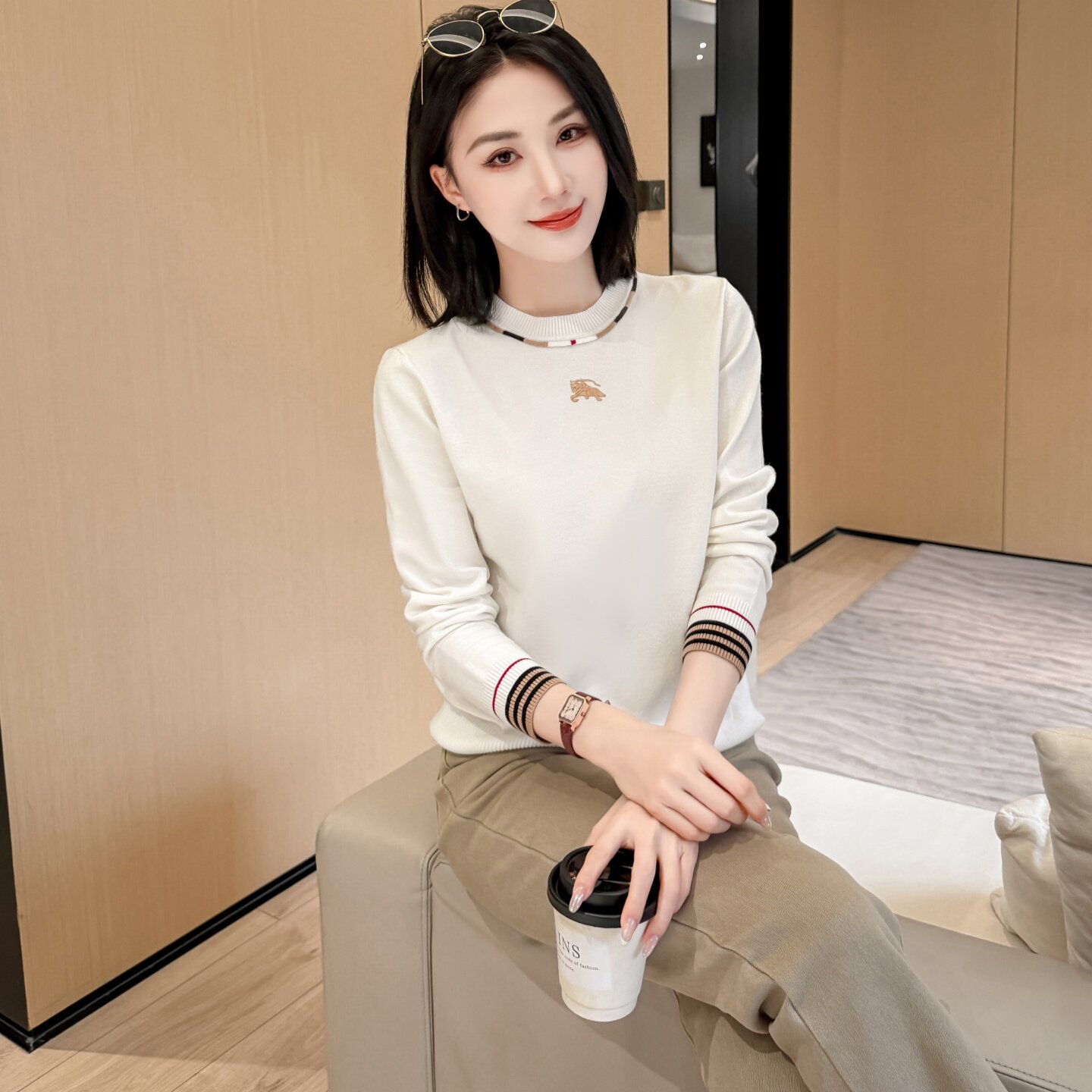高端女士羊毛衫显气质圆领针织衫