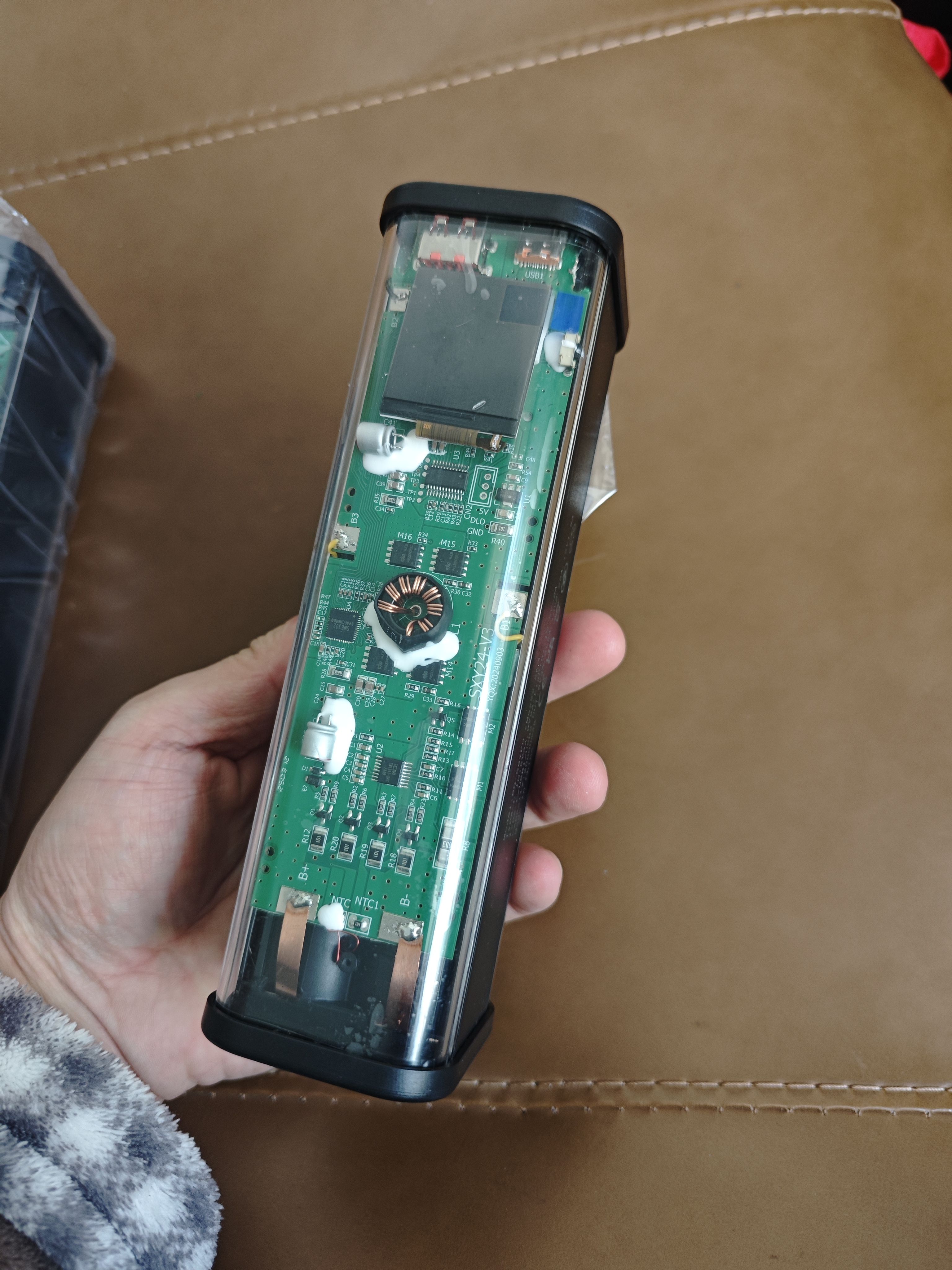 双向pd100w透明免焊接充电宝套件8节21700三元锂电池4万mah