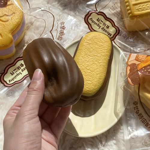 木吉食玩二代巧克力哈斗慢回弹玩具squishy捏捏乐解压创意仿真礼
