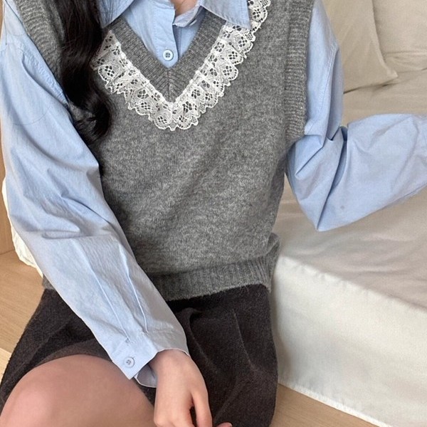 设计感蕾丝拼接针织马甲