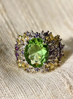 青岛饰品  OG Loc  复古重工满钻绿色 进口水钻 开口铜镀金戒指