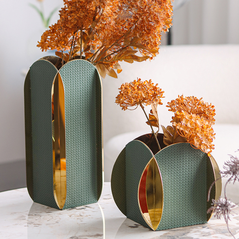 现代花器轻奢金属皮革干花花瓶样