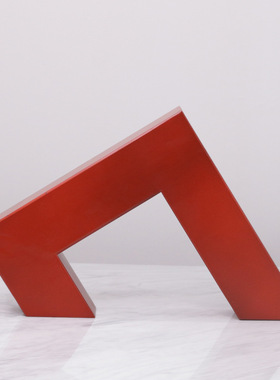 现代简约金属摆件样板客厅书房红