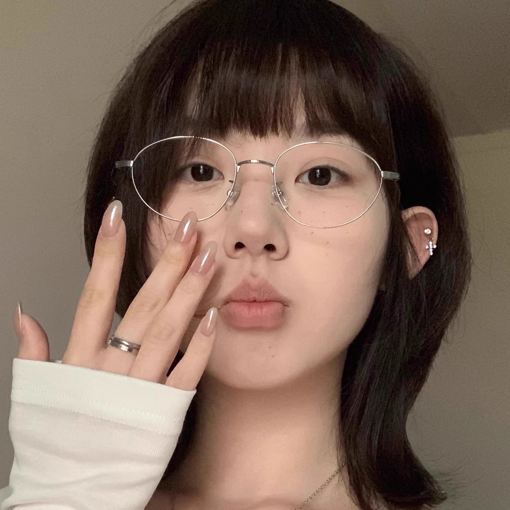 良也斯文超轻羽感钛合金椭圆框