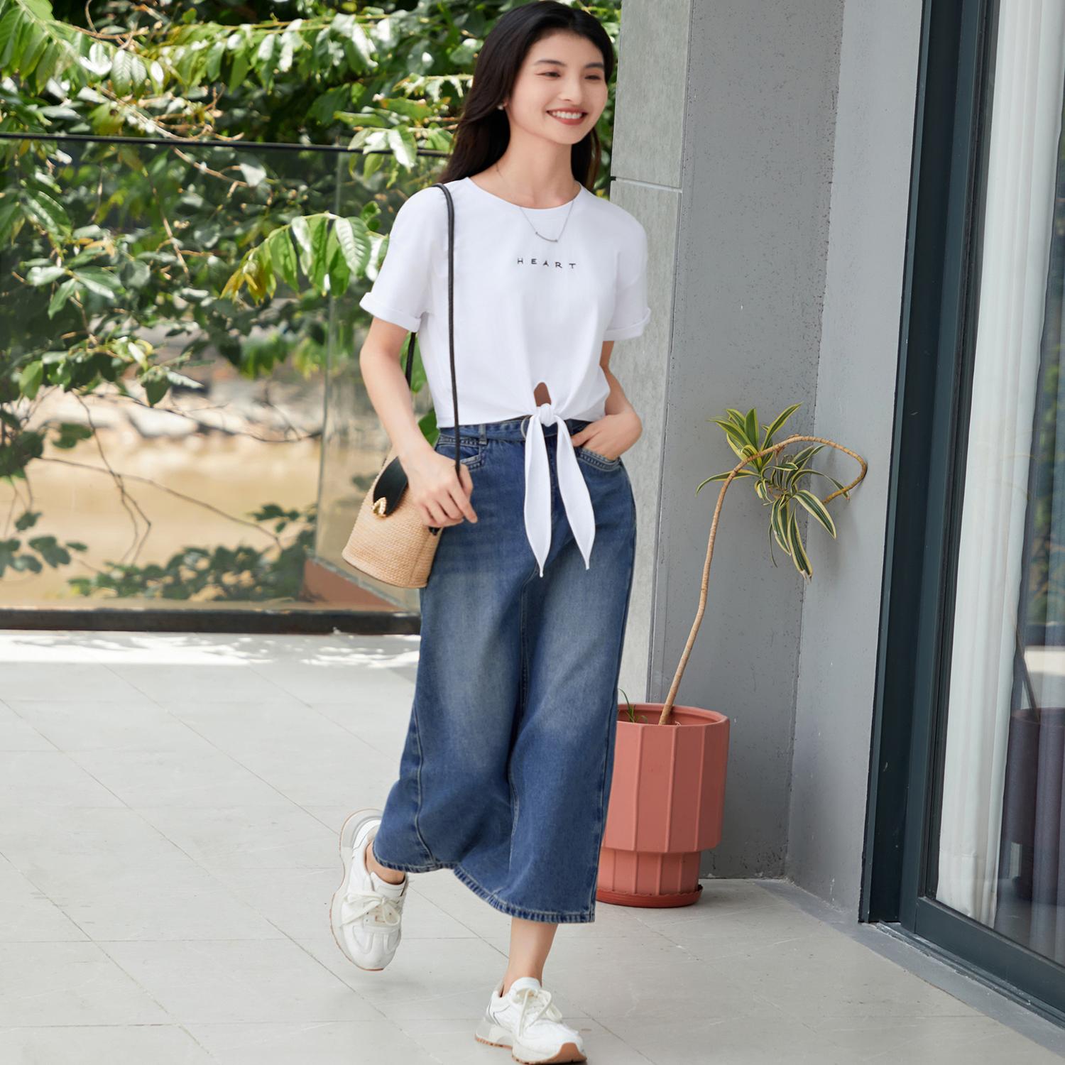 小个子白色纯棉圆领落肩印花短袖