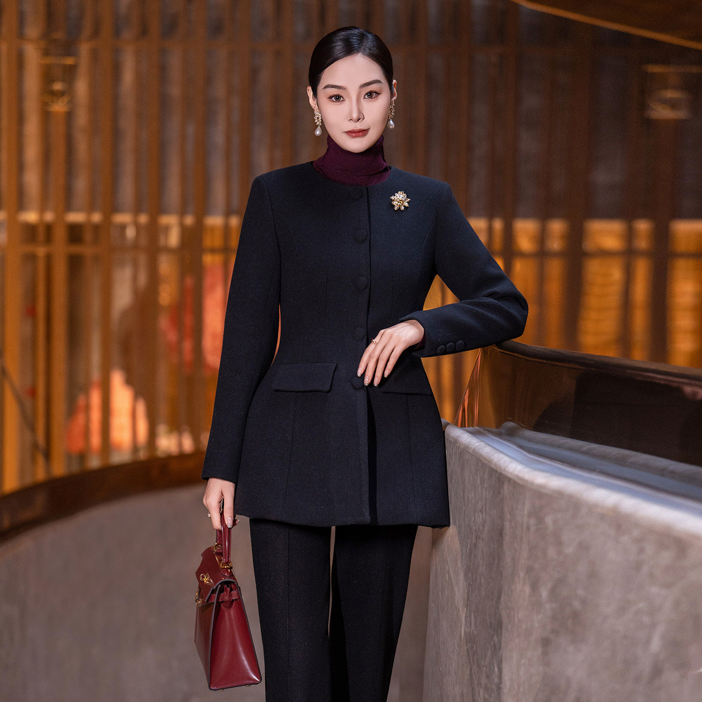 黑色毛呢羽绒外套女2026冬季新款简约大气圆领修身中长款羊毛上衣