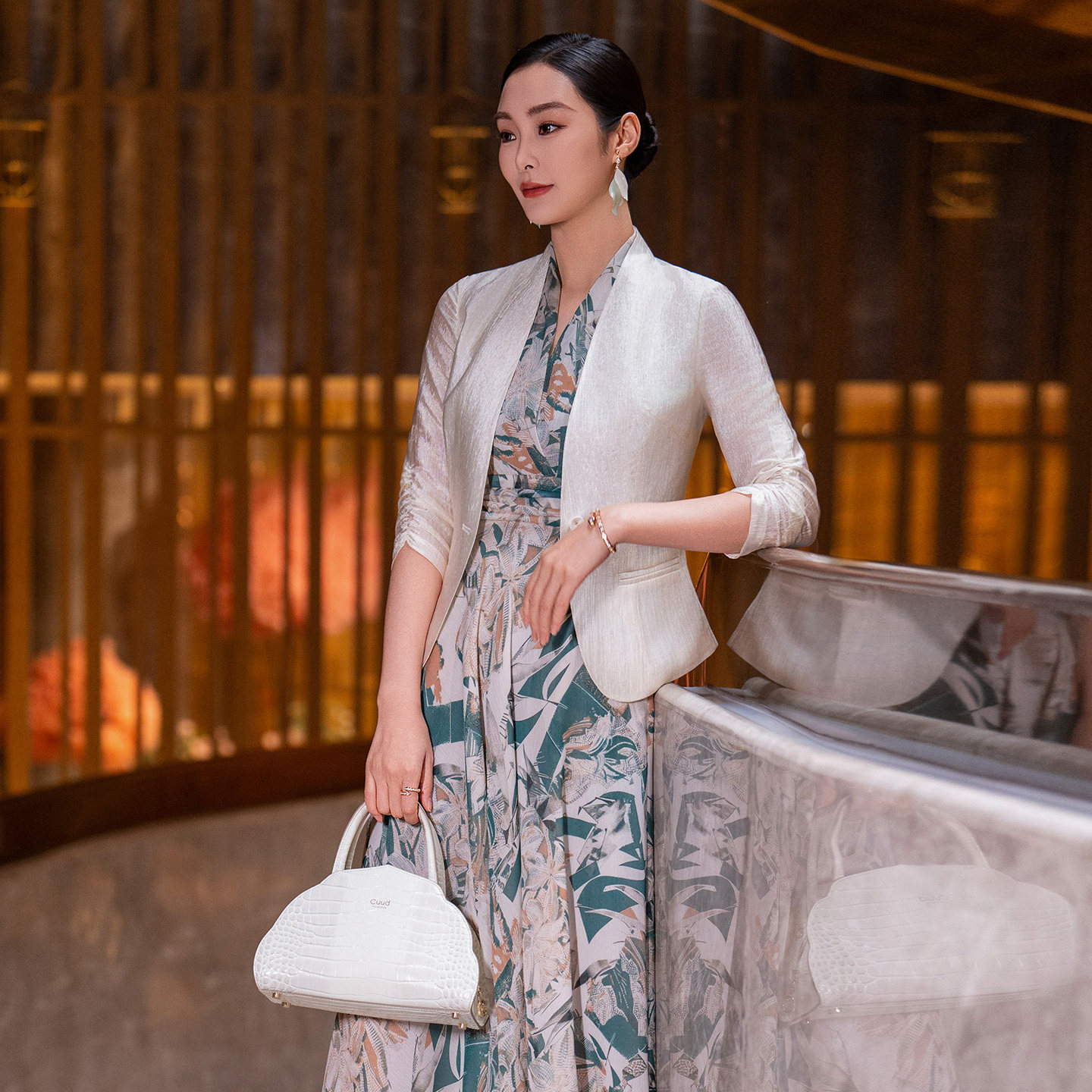 时尚醋酸西装外套女夏季2026新款图片