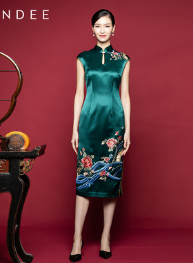 Londee/龙笛秋冬款孔雀绿牡丹海浪旗袍0T26651