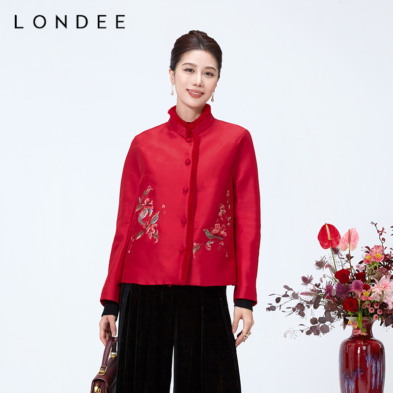 Londee/龙笛新中式风红色立领刺绣上衣女中式外套4S25188