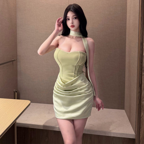 18YX1434欧美2026跨境外贸性感飘带抹胸缎面褶皱包臀连衣短裙