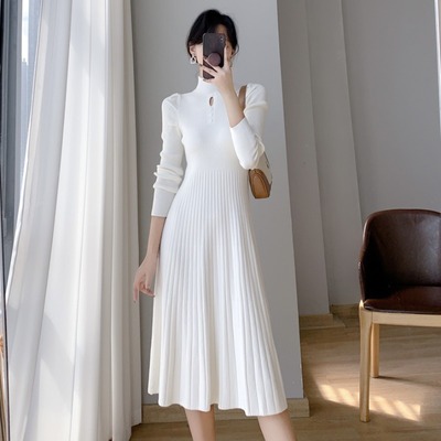 半高领白色针织连衣裙女秋冬