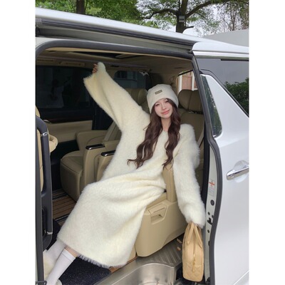 白色水貂绒针织连衣裙女冬