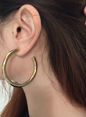钛钢空心耳圈hoop欧美时髦精C圈粗圈耳环2026新款高级感不易掉色