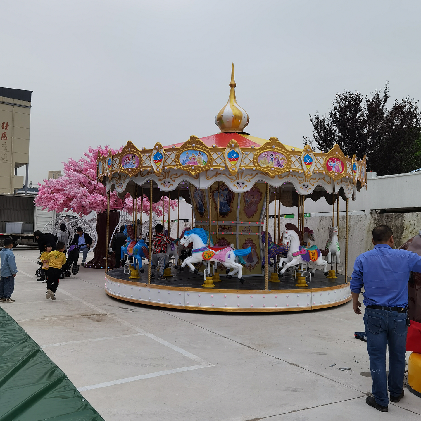 配件公园广场儿童游乐场电动网红大型豪华转马旋转木马游乐设备