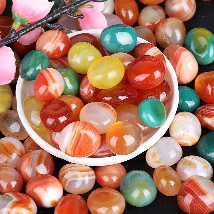 五彩雨花石水晶南红玛瑙供曼扎原石抛光鱼缸造景园林装修鹅卵石