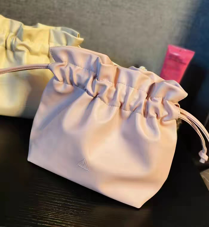 出口欧美 超大容量PU束口抽绳袋收纳包洗漱包化妆包差旅包少女心