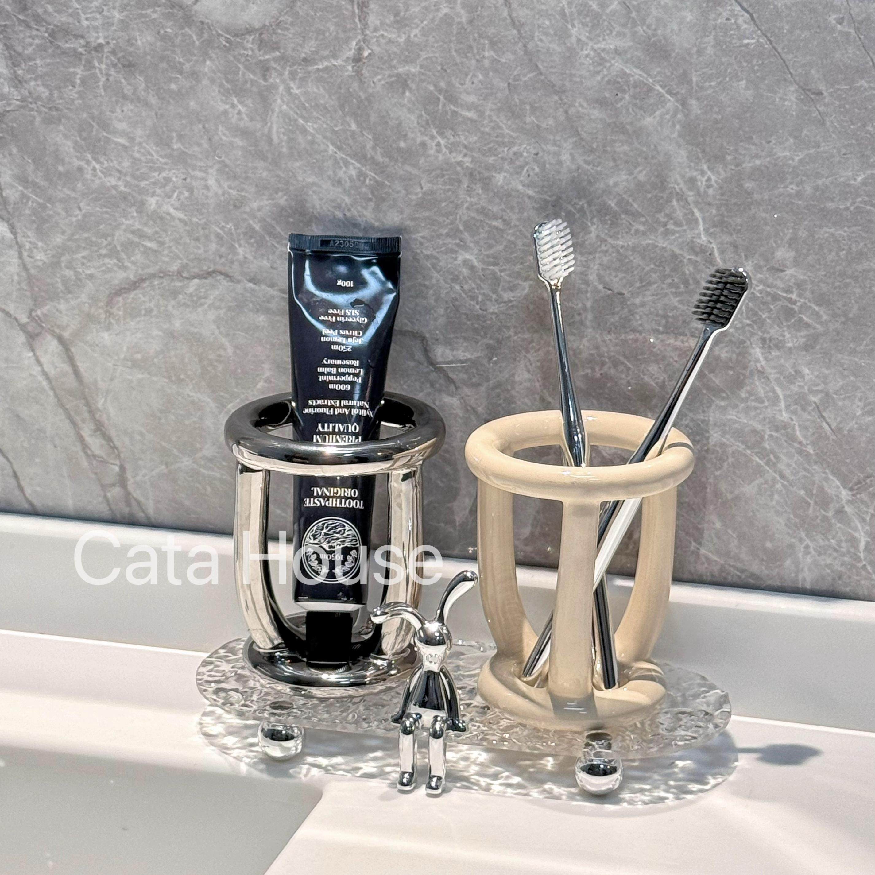 Cata · 牙刷置物架子一家三口牙具牙膏化妆笔收纳架牙刷座陶瓷