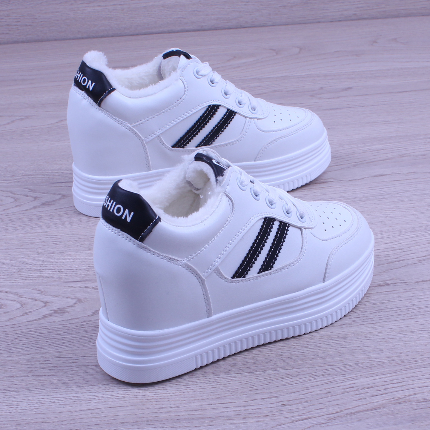 2025年冬季新款系带加绒加厚棉鞋厚底松糕毛毛内增高小白鞋女鞋子