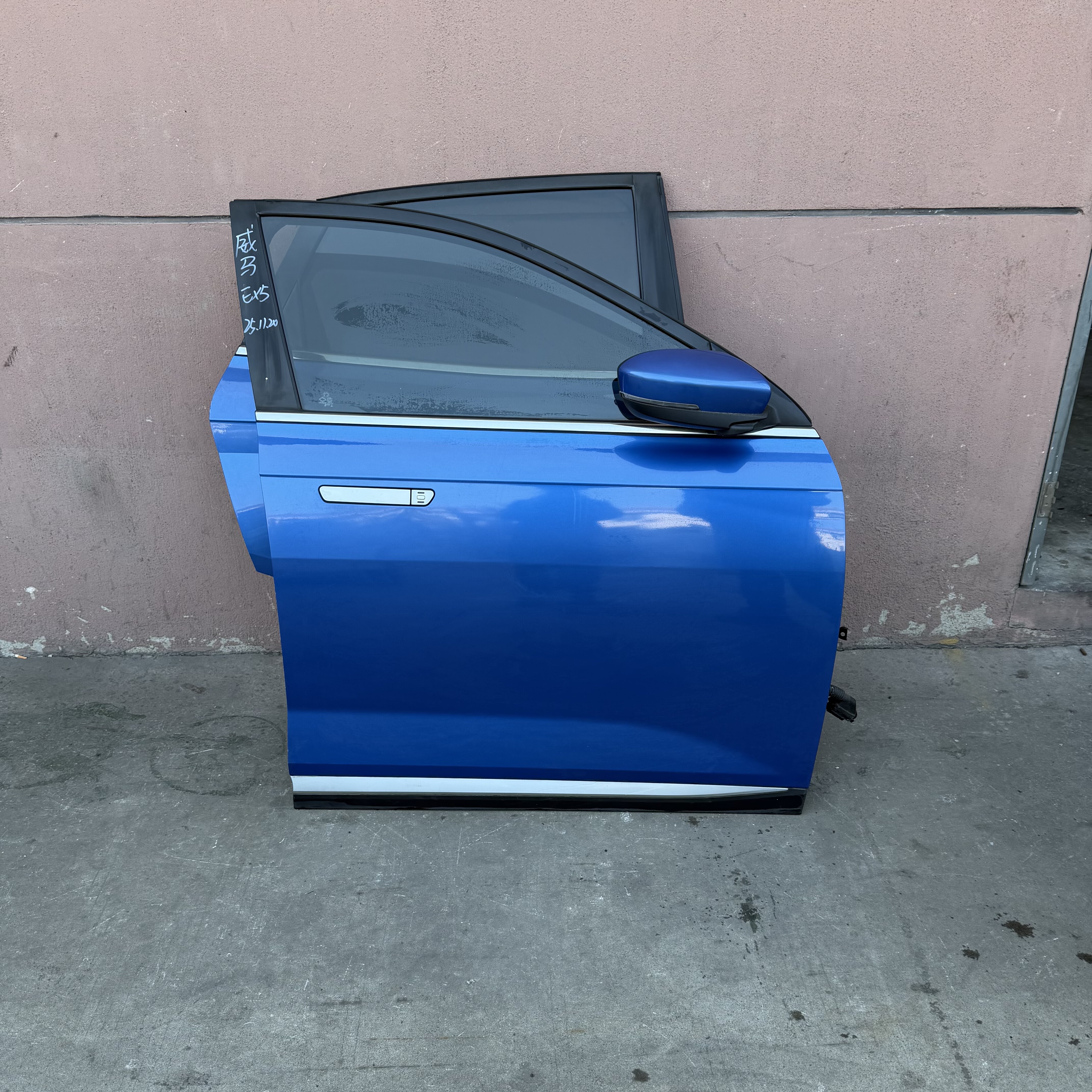 汽车拆车件威马EX5车门总成原厂拆车件原车漆原装配件右前门护板