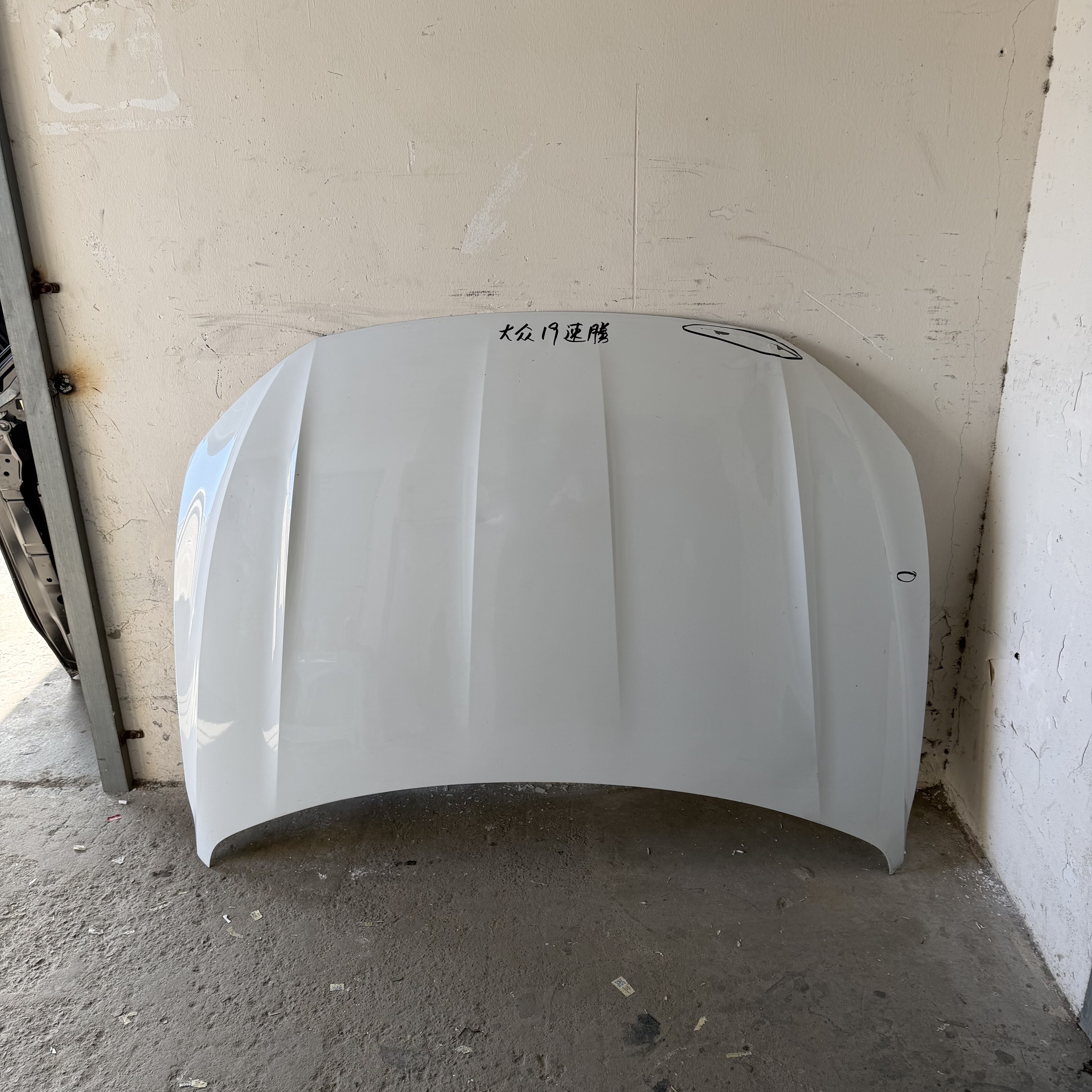 大众速腾前机盖原厂拆车件精品件原车漆面上有伤钣金件介意慎拍