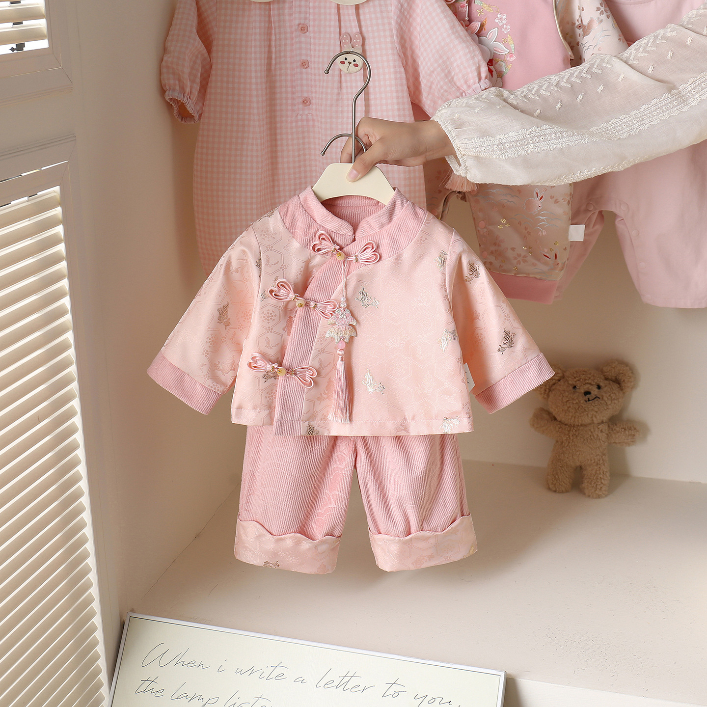 春秋新款周岁礼服套装女宝宝中式喜庆唐装汉服婴儿生日抓周冠衣服