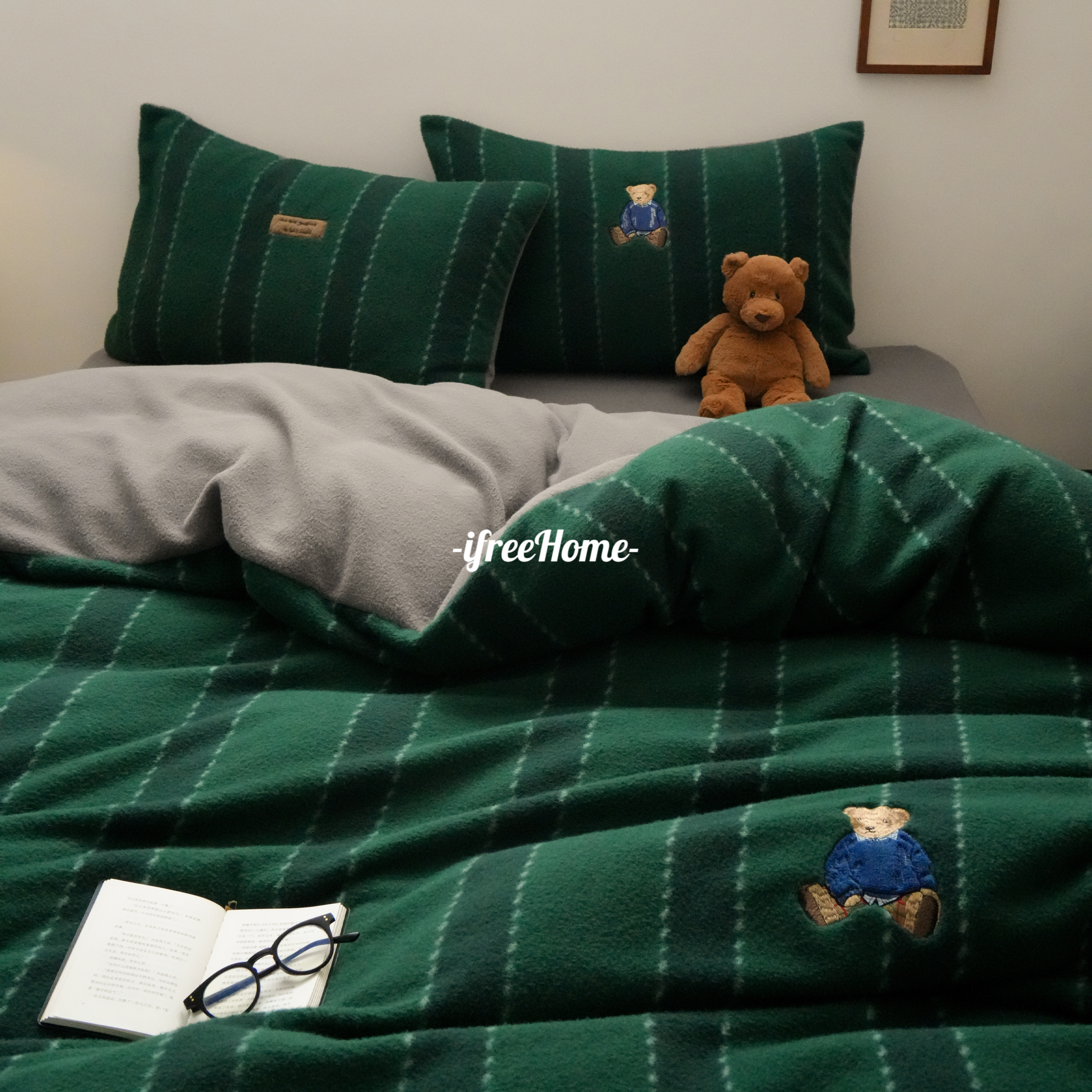 经典条纹冬季保暖仿羊绒四件套可爱刺绣小熊牛奶绒床单被套床品