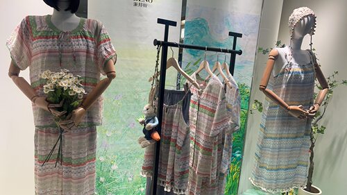 花丛丽影2026夏季新款女式印花轻薄粘纤莱塞尔睡衣家居服短袖套装