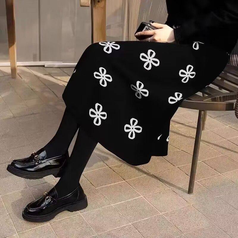 水貂绒黑色提花针织半身裙秋冬宽松显瘦时尚A字毛线裙遮胯垂感伞