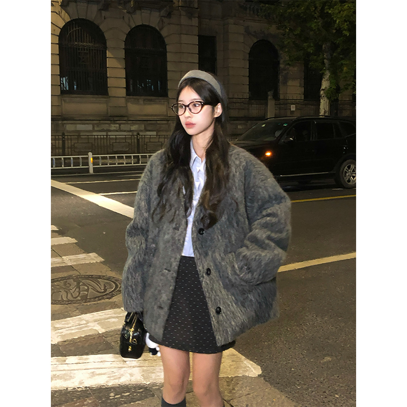 Adan 高级感灰色V领加绒毛呢大衣2025冬季保暖廓形感羊毛外套女