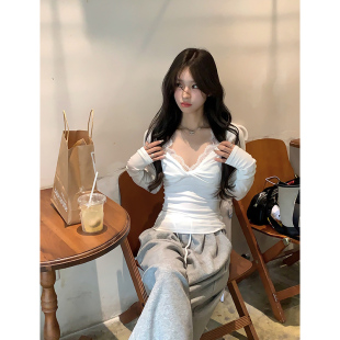 Adan 显瘦叠穿内搭上衣女秋冬 设计感扭结V领蕾丝打底衫 纯欲修身