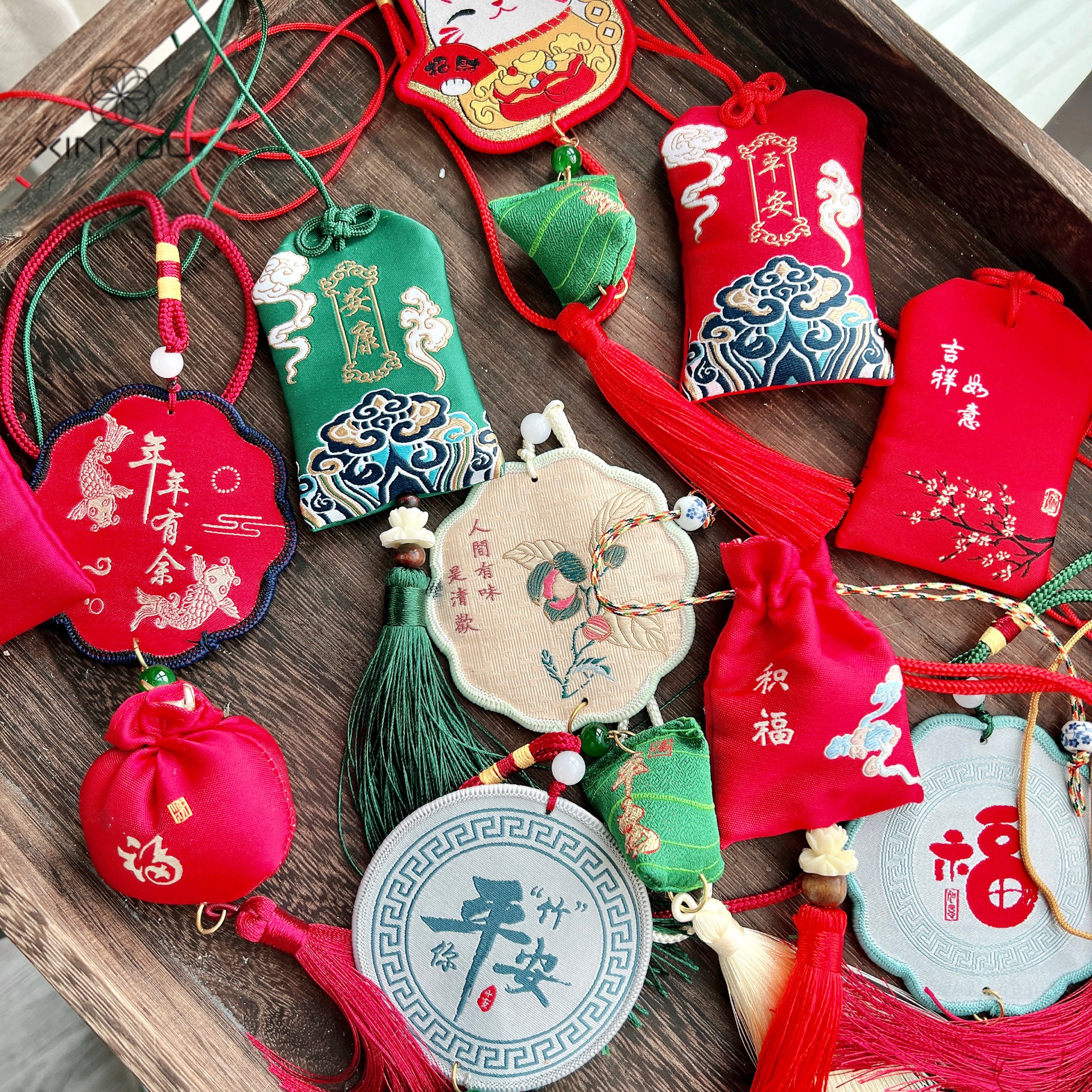 心悠春节香包锦缎流苏香袋新年银柳冬青中国风挂件福气袋礼盒装饰