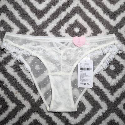 专柜正品米白蕾丝荷叶边三角内裤
