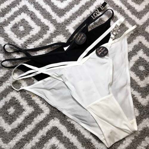 专柜正品字母镶钻带丝滑三角内裤